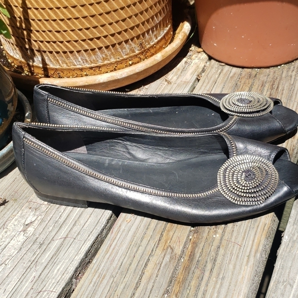 Pour La Victoire Leather Zipper rosette flats